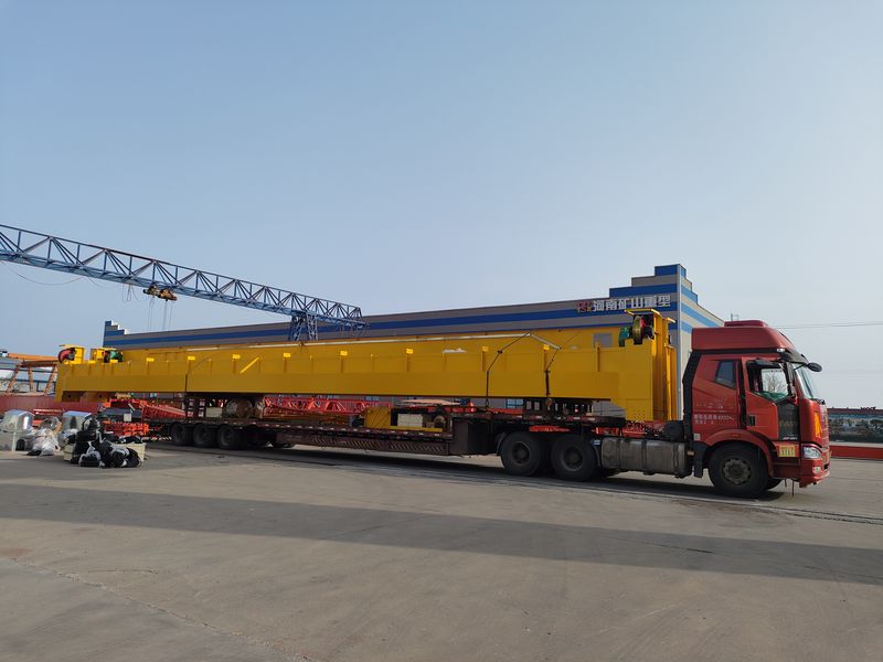 通用橋式起重機  QD32/5t—25.5m  制作完成，發(fā)往河南洛陽交付客戶使用