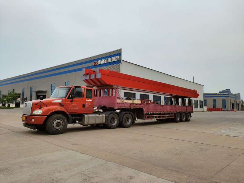 電動葫蘆橋式起重機(jī) 3臺 LH5t-17m 制作完成，發(fā)往河南漯河交付客戶使用。